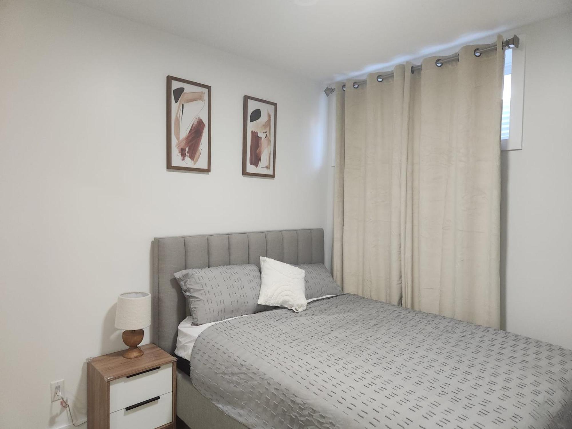 Brand New Deluxe 2 Bedroom Suite With Ac & Den カルガリー エクステリア 写真