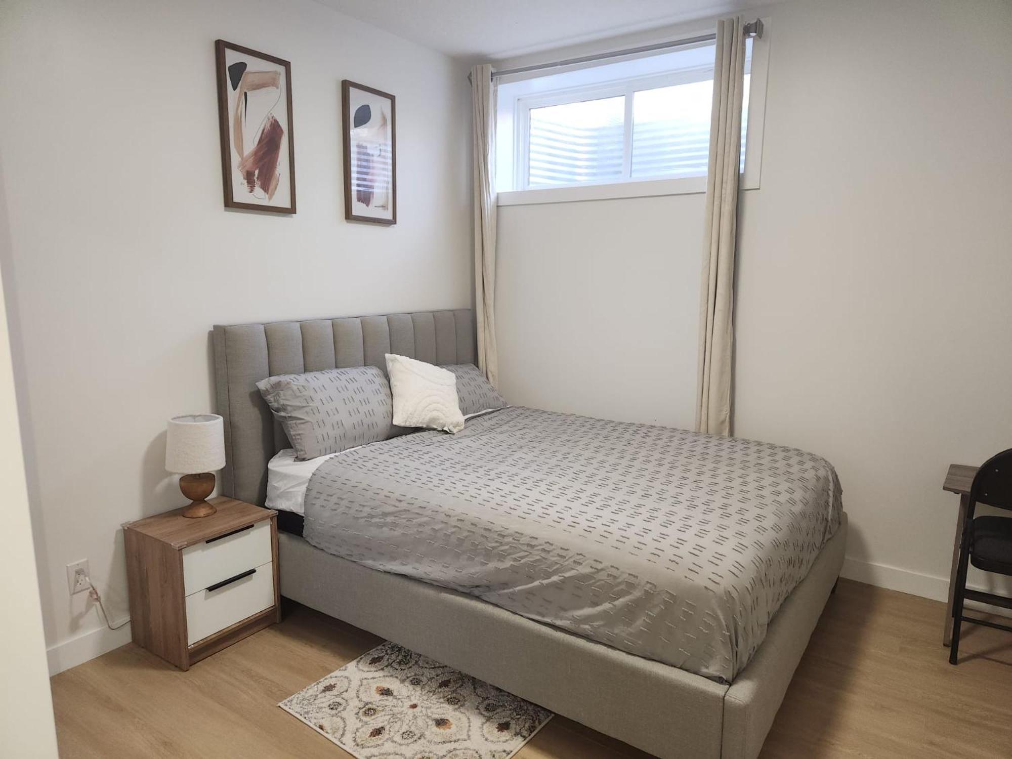 Brand New Deluxe 2 Bedroom Suite With Ac & Den カルガリー エクステリア 写真